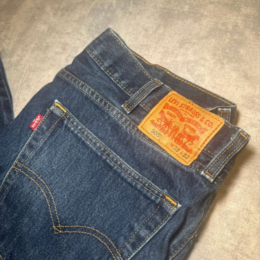 Levis 505 Regular Fit Jeans Mens 38x32 Dark Wash Indigo Straight Leg Denim